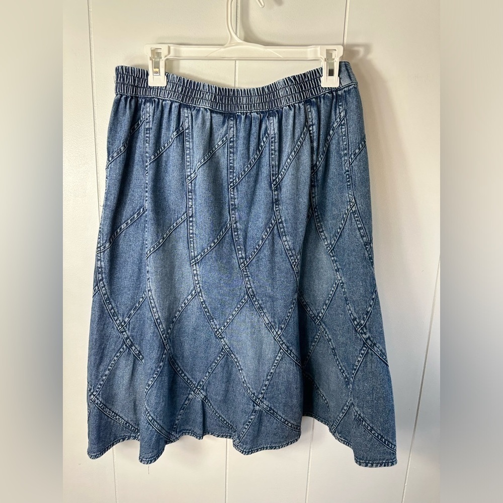Studio West Denim Women’s Skirt with Back Elastic Waist Size Medium - Picture 3 of 7
